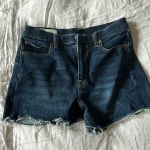 Gap high-rise short